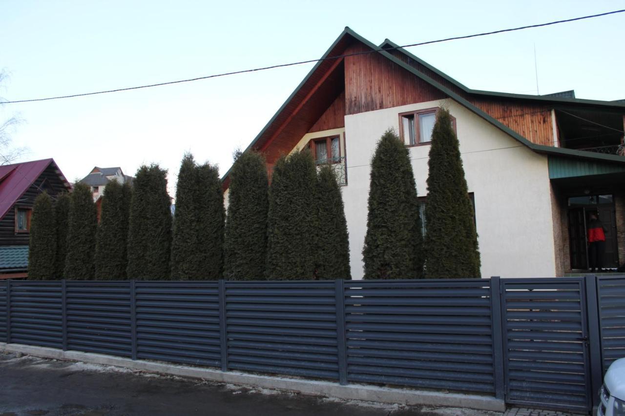 Затишний Міні-Готель "Rosky" Yasinya Exterior photo