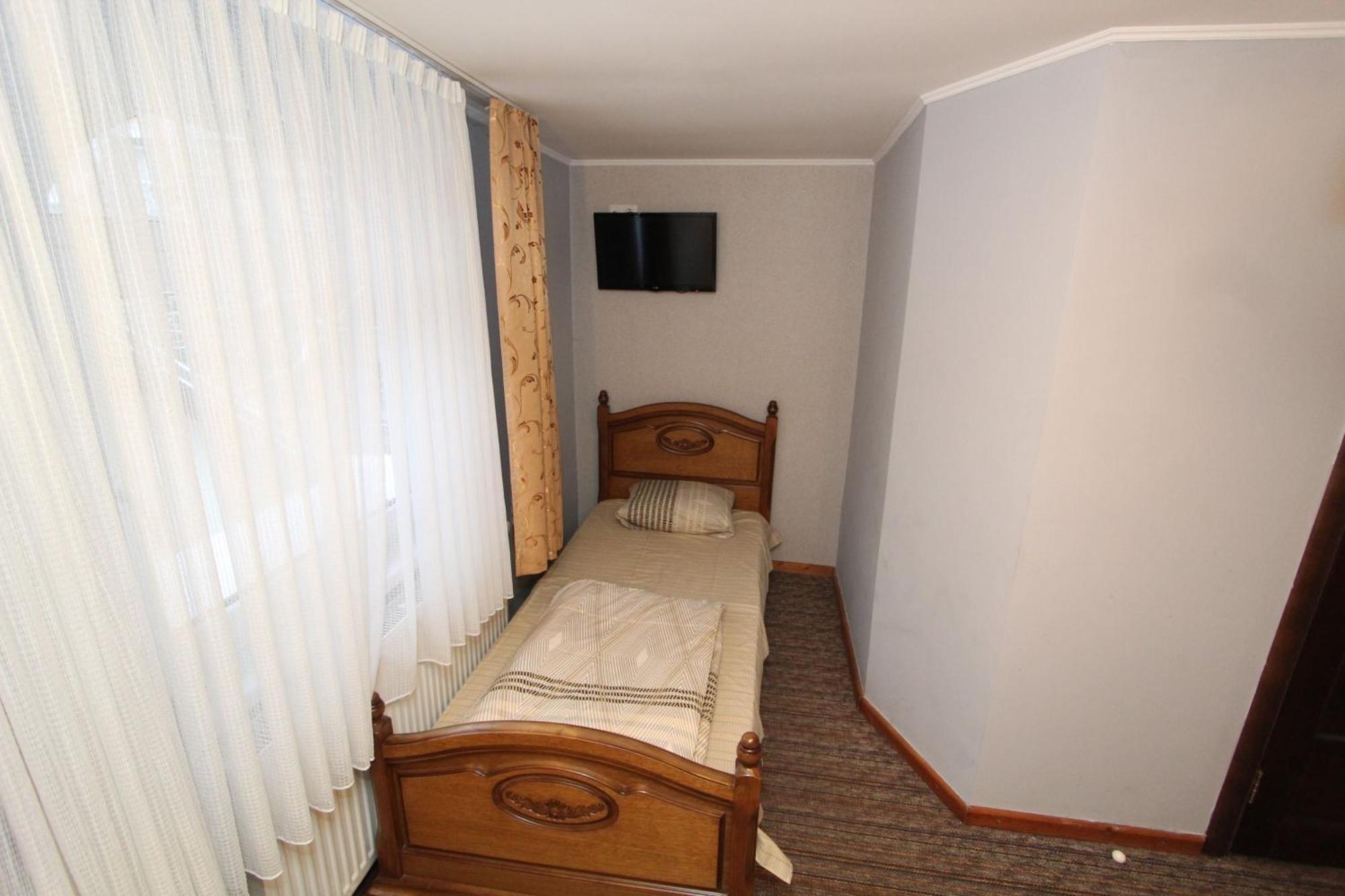 Затишний Міні-Готель "Rosky" Yasinya Room photo