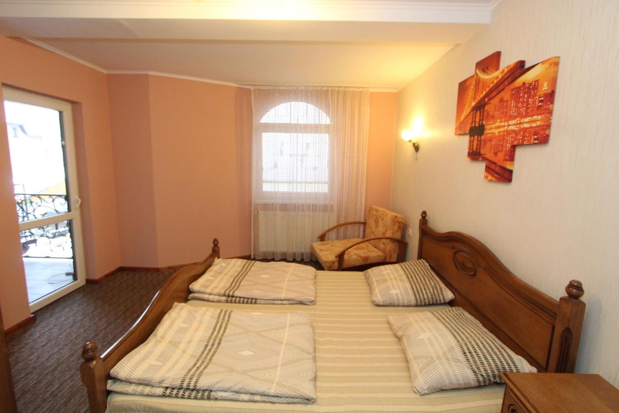 Затишний Міні-Готель "Rosky" Yasinya Room photo